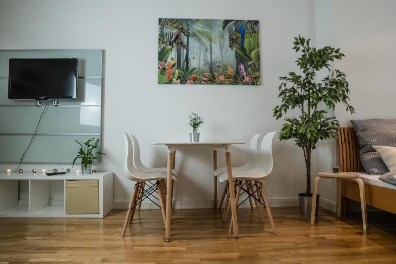 Full House Studios - The Jungle Apartment - Netflix, Wifi Inkl Lipsko Exteriér fotografie